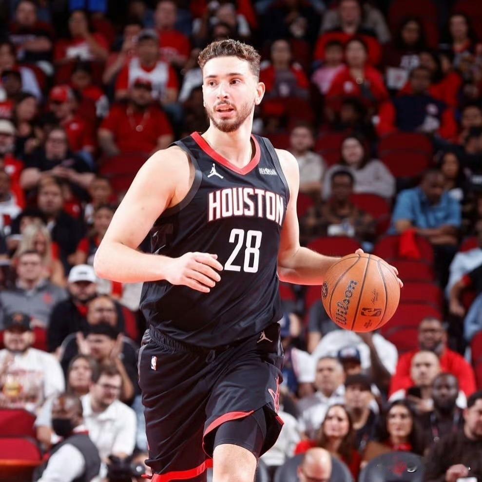 申京赛季至今：

23.0分（生涯新高）
10.3板（生涯新高）
7.4助（生涯