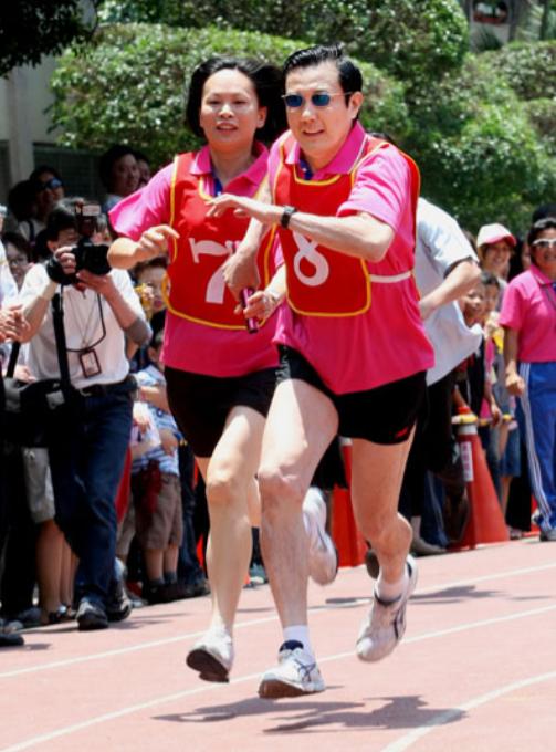 马英九今天（3月16日）发表声明宣布，马英九文教基金会（马英九基金会）前任董事、