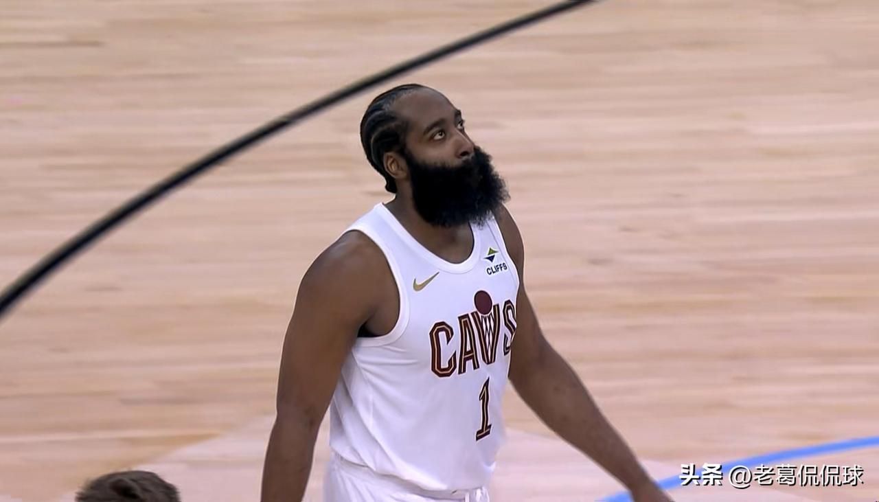 骑士巨星哈登真是一名历史级别的传球大师！在今天骑士客场以122：113战胜爵士的