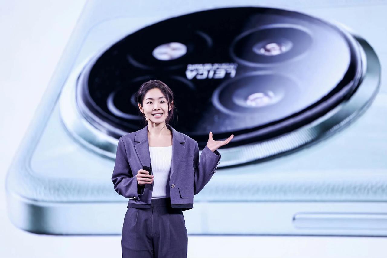 今天小米这个产品经理太出彩了，这颜值是真的好看啊，小米给力。

讲解的也很好。以