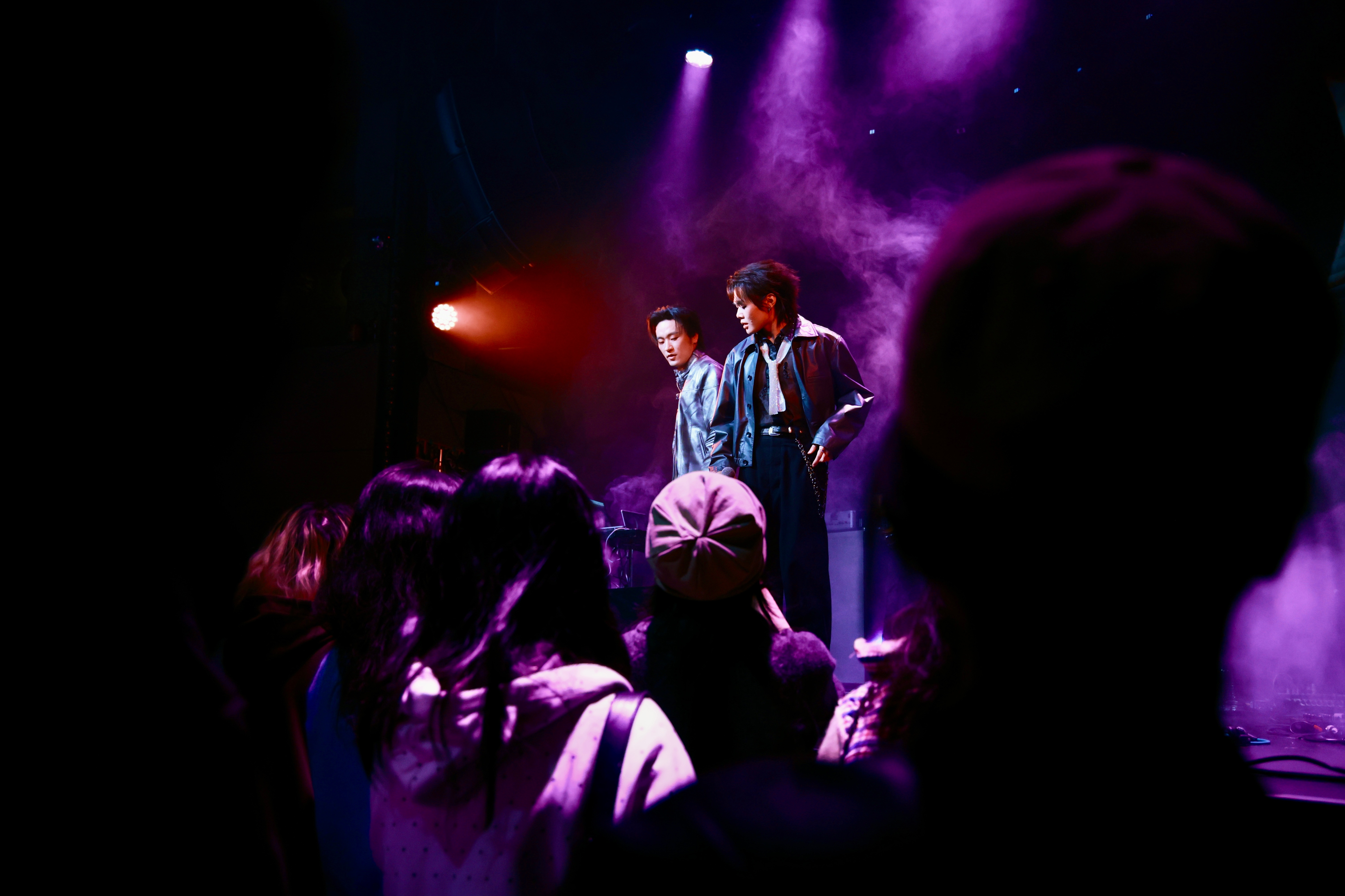 补一组昨天拍BZ1和刘欣宇的舞台照～ 