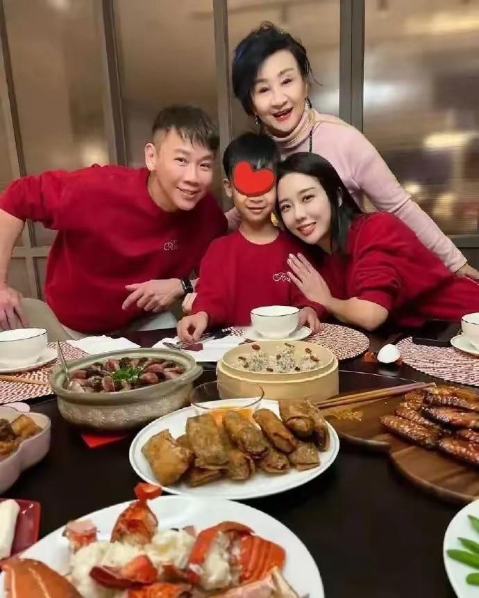 陶喆再一次证明，娶妻要娶年纪小的，你老了，她如此年轻 ​​​