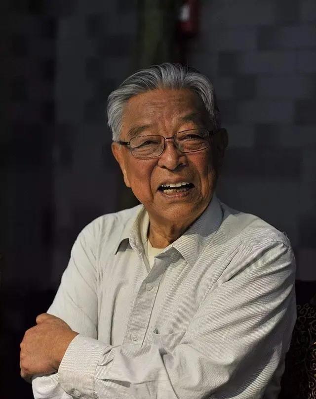 90年代初，上级领导到玉溪烟厂考察，在得知褚时健要花费46亿元新建一座烟厂后，他