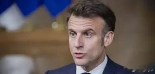 4月17日，马克龙和斯塔默在巴黎拉了49国视频连线，要组建多国部队护航霍尔木兹海