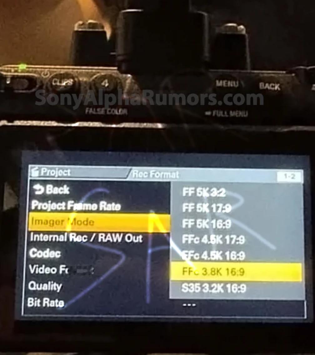 SAR曝光了索尼“FX5”首张谍照可以看出，FX5遵从了威尼斯/CineAlta