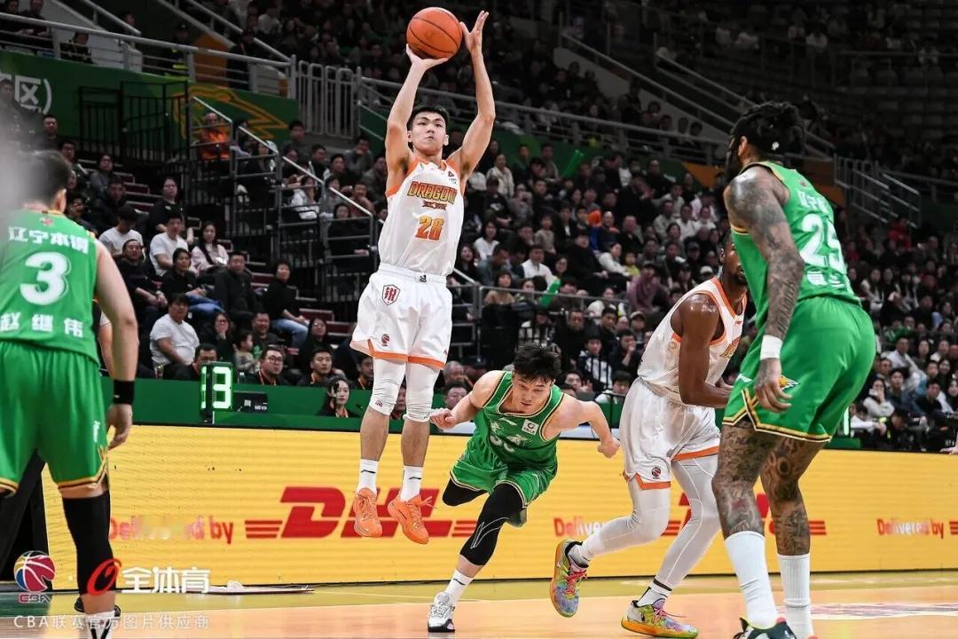 北京vs福建，上一轮北京87比89不敌青岛，赛后，北京球员赵睿和新疆球迷在线互怼