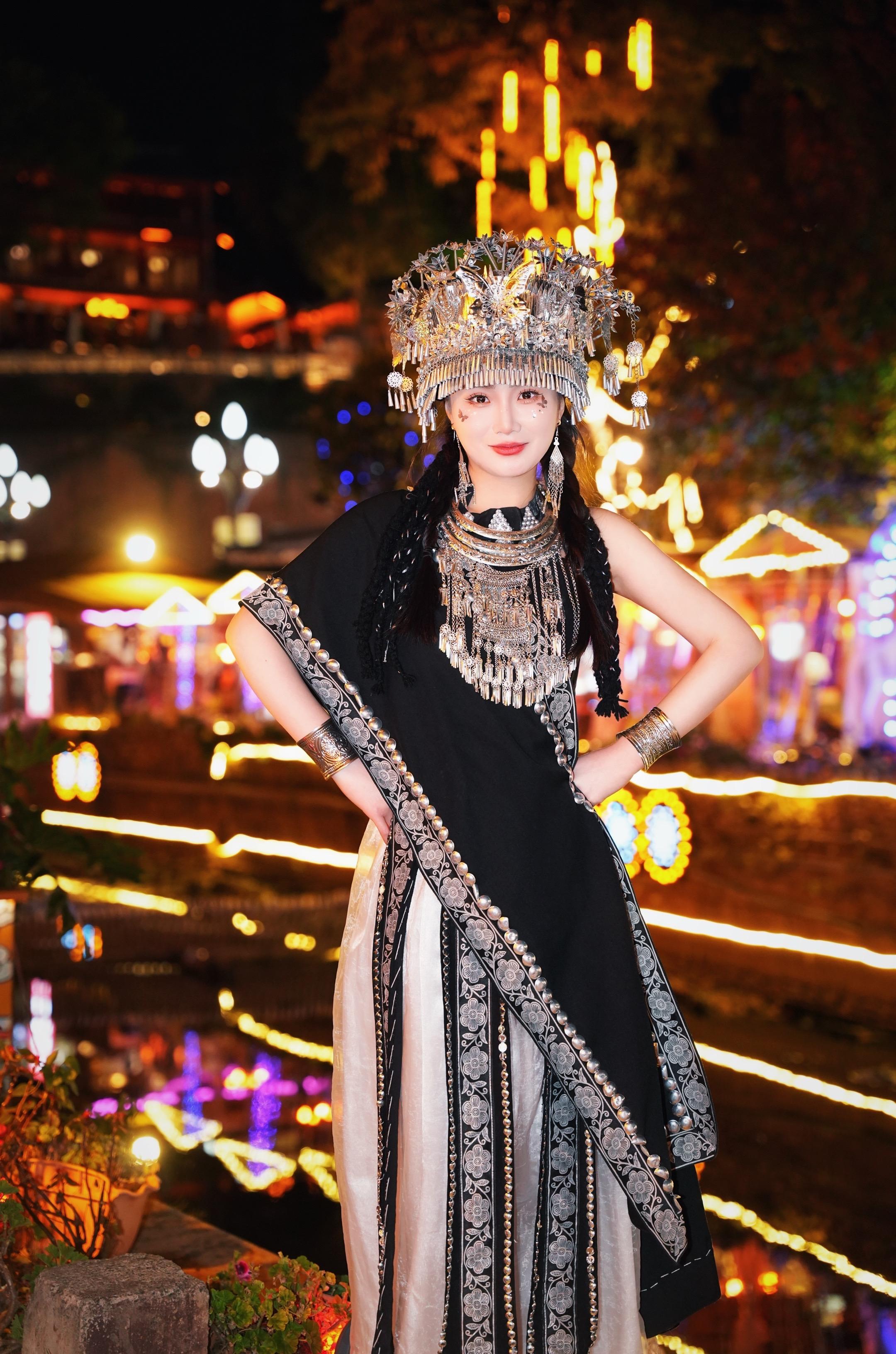 “阿嫂说过 圣女动心则万蛊嗜身”