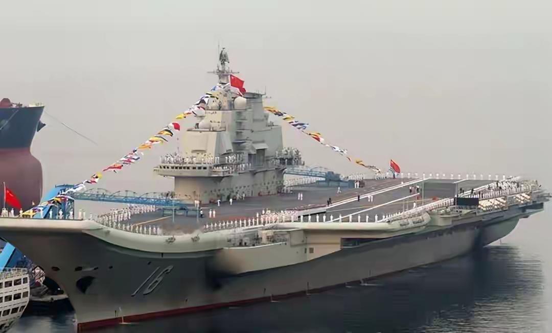 国防部对第四艘航母的回应饶有趣味，神秘且引人遐想。所谓“一千个人眼里就有一千个哈
