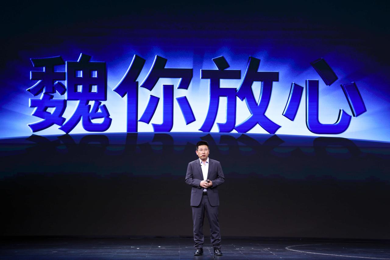 6年磨一舰！魏牌V9X正式上市 34.98万起

5月18日，AI豪华六座旗舰魏