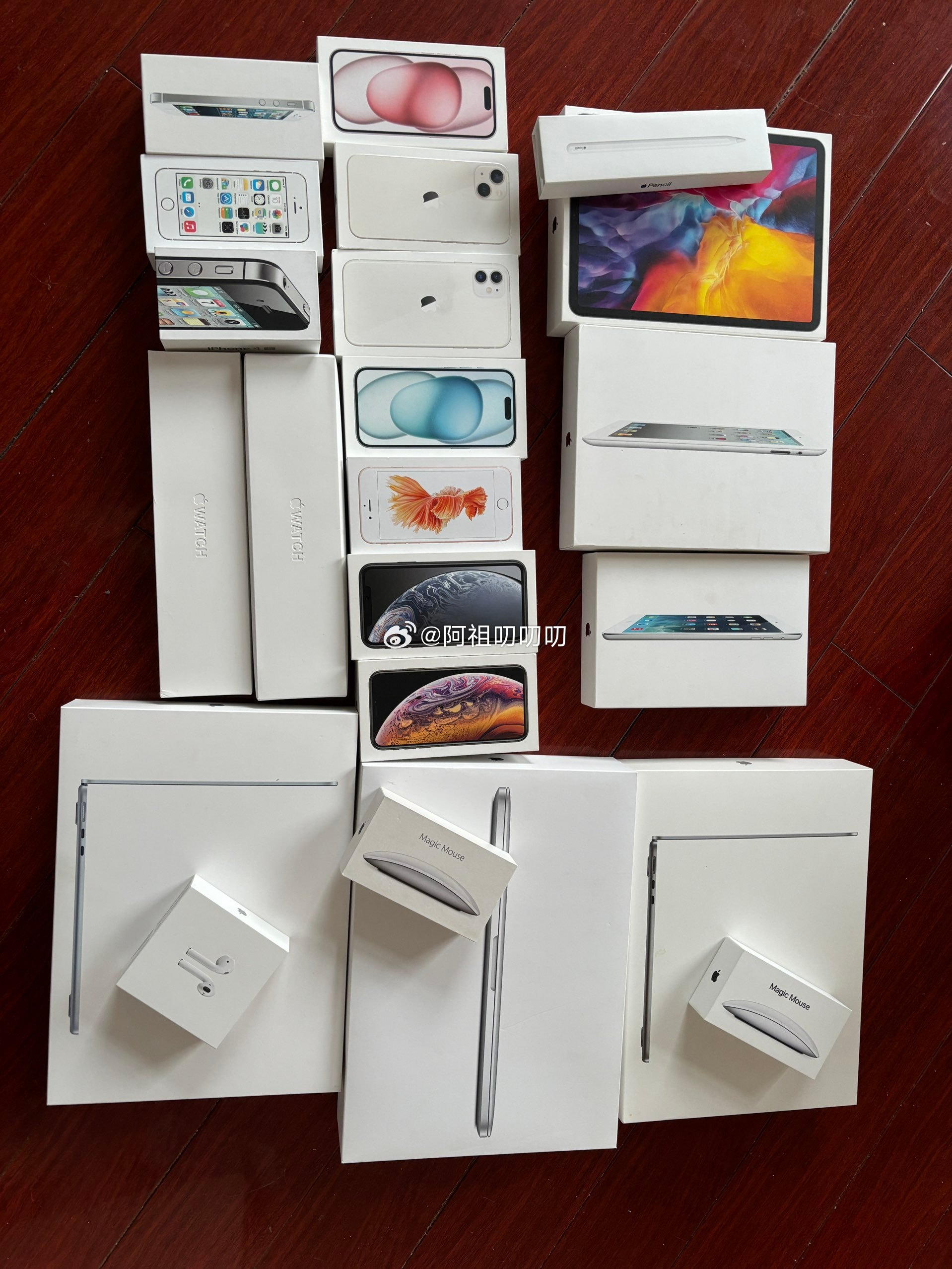 苹果新品发布会 作为一名果粉和前iOS开发者，这几年设备更新的频率明显变低了，也