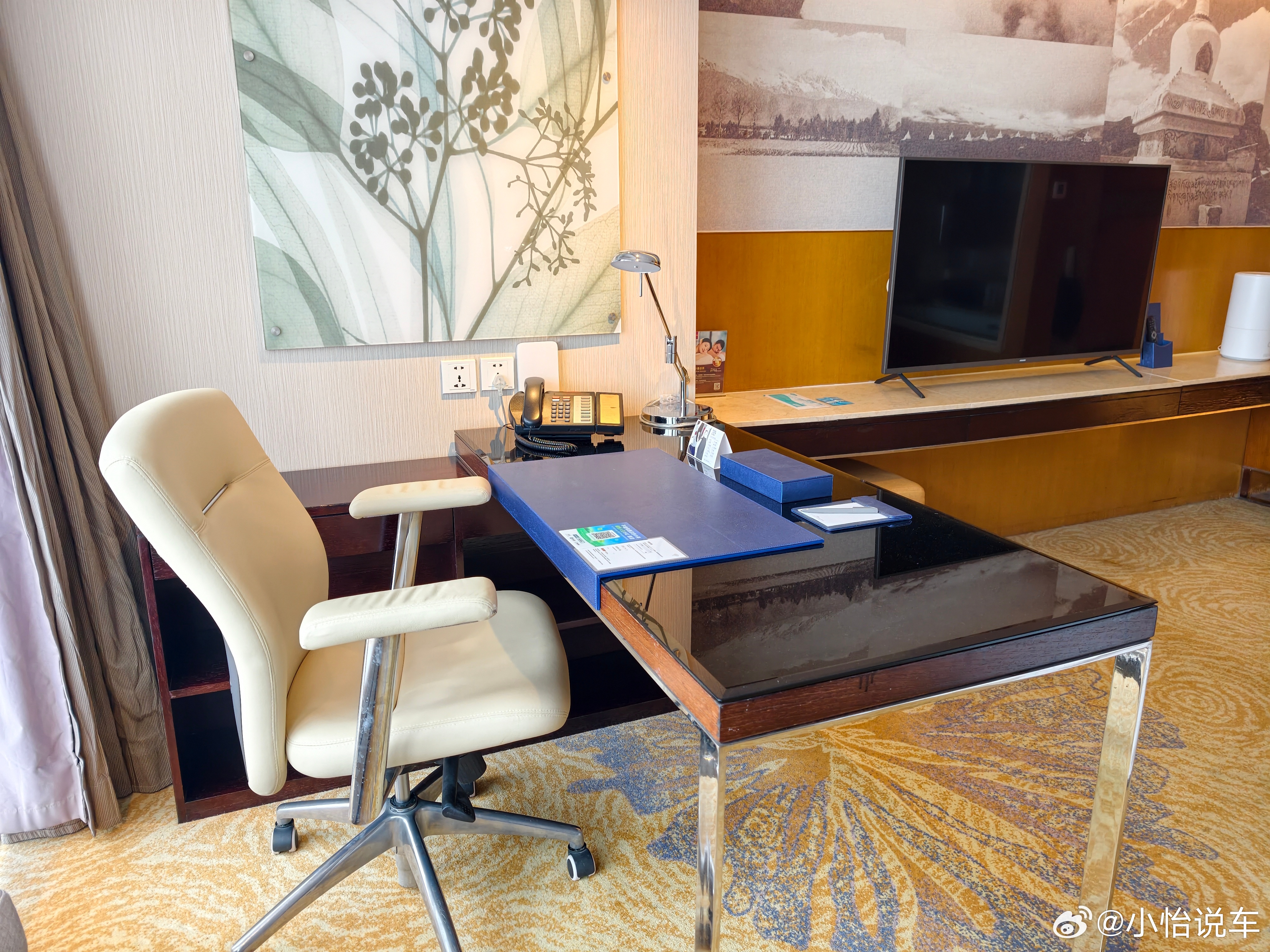 刚到北京办入住！iCAR V27品牌方安排的是北京新云南皇冠假日酒店，在这一晚要