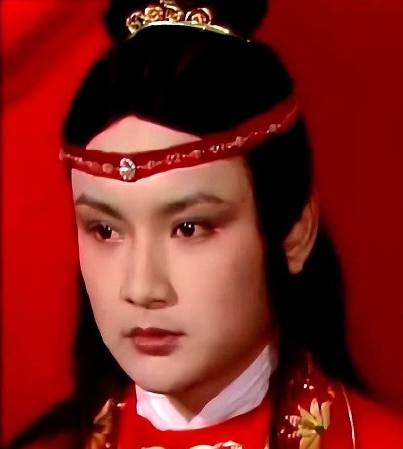 贾宝玉没选出来，不是没人，是没人敢认。
46座城跑遍，12万报名，1860人复试