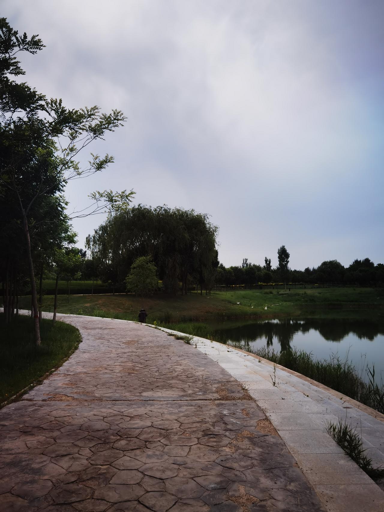结婚后为何一定要守住家庭的边界感
就经验来说，结婚后守住家庭的边界感太重要了。可