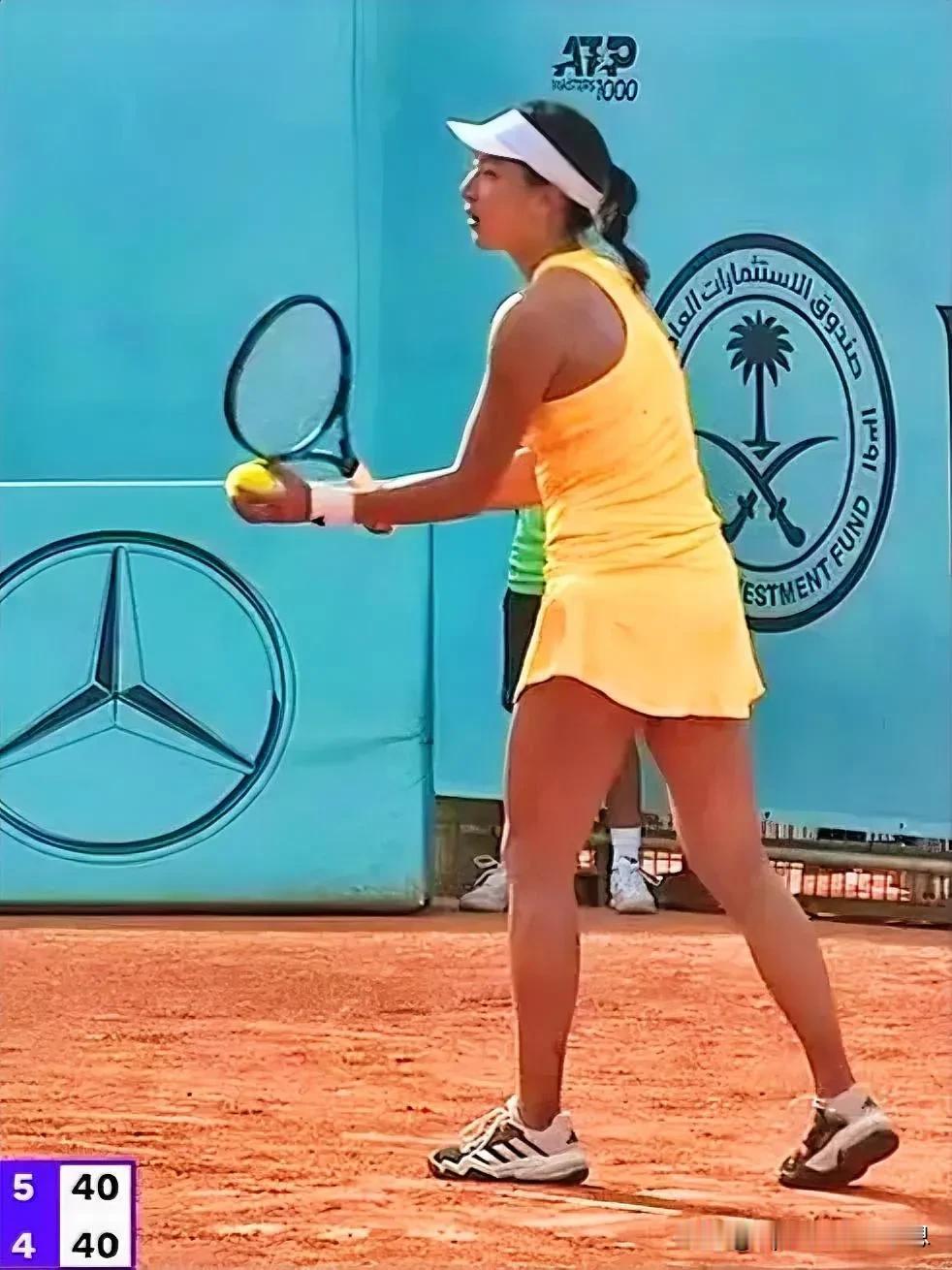 WTA1000马德里站女子单打第一轮，王欣瑜上演超强神剧本逆转保加利亚选手托莫娃