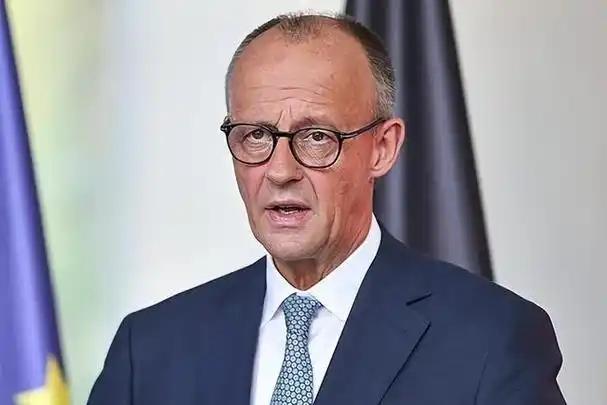德国总理公开对付中国的毒计，26国都懵了：特朗普都不敢这么做！
德国总理默茨最近