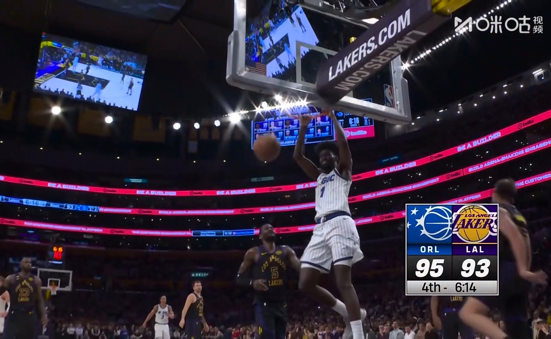 湖人本场最多时领先魔术12分。 