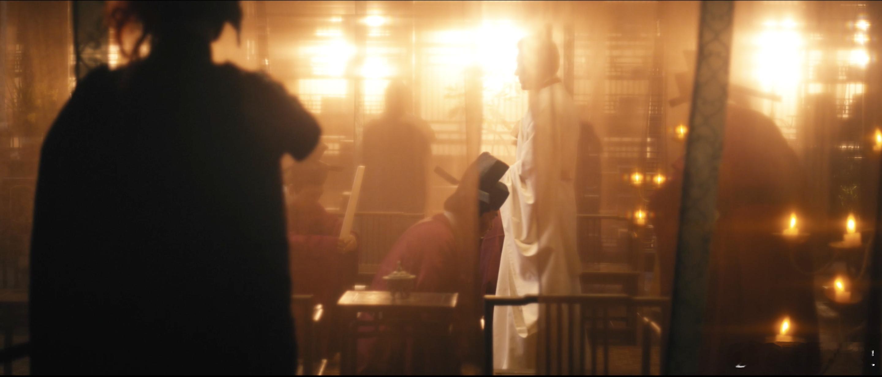 严屹宽做臣做帝都权威严屹宽能用每个角色的眼神传递不同的情感，权臣的腹黑和帝王的深