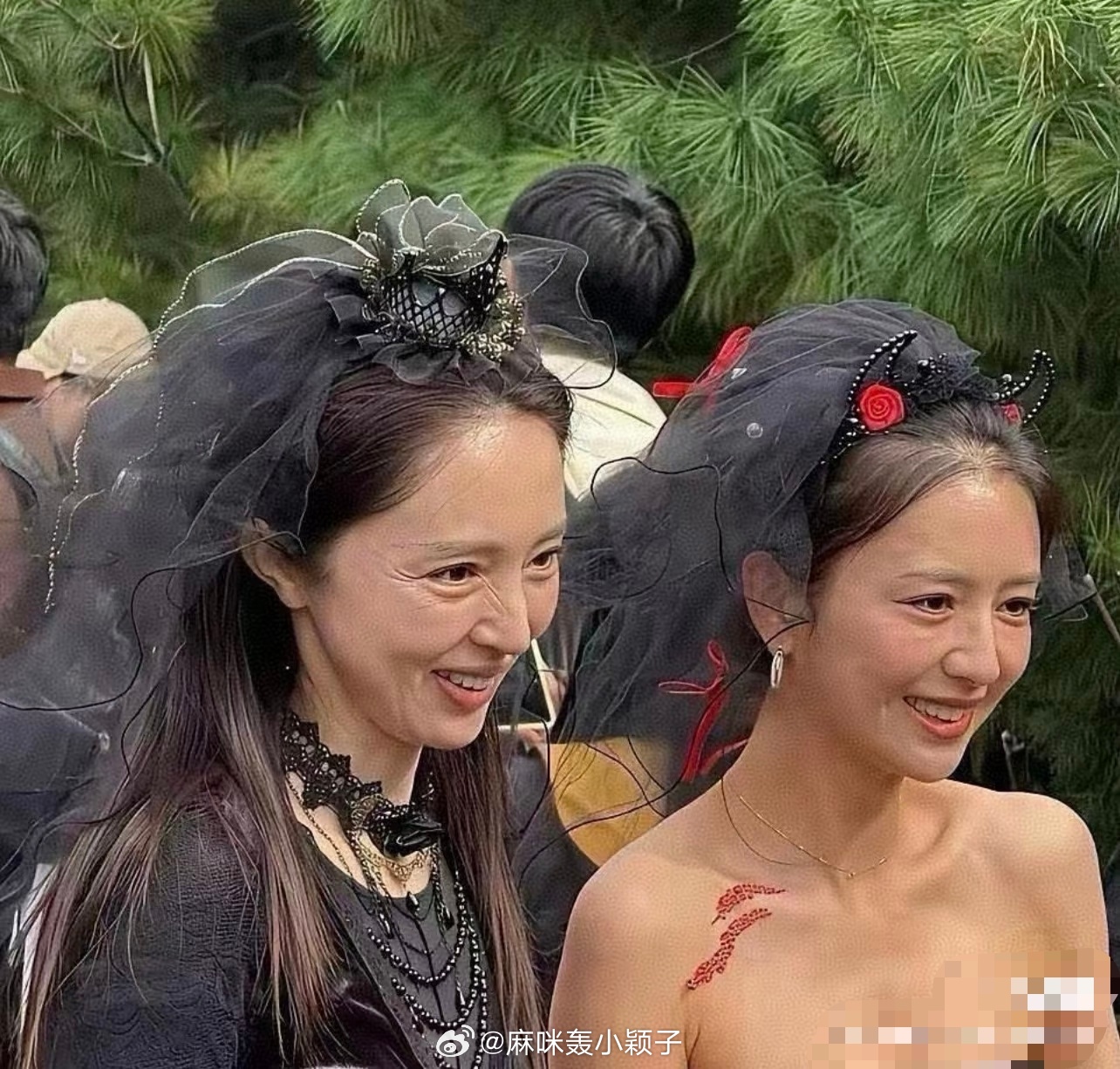 董璇和佟丽娅的素颜照太真实了！佟丽娅是我老公的女神  那年我们在黄金海岸感觉她时