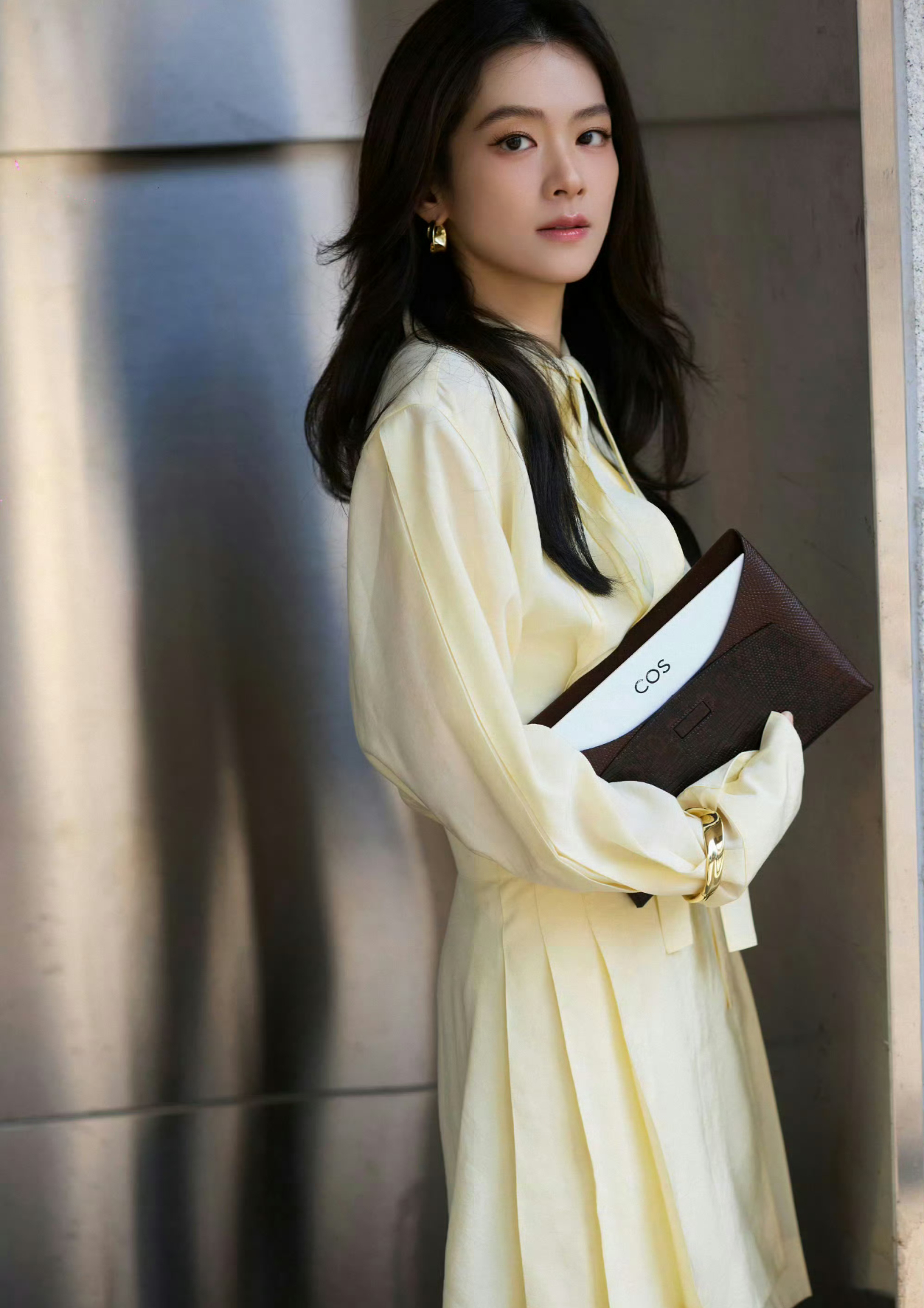 王霏霏陈昊宇贴脸合照王霏霏陈昊宇同框合影 双厨狂喜！两位美女活动同框贴脸合照，氛