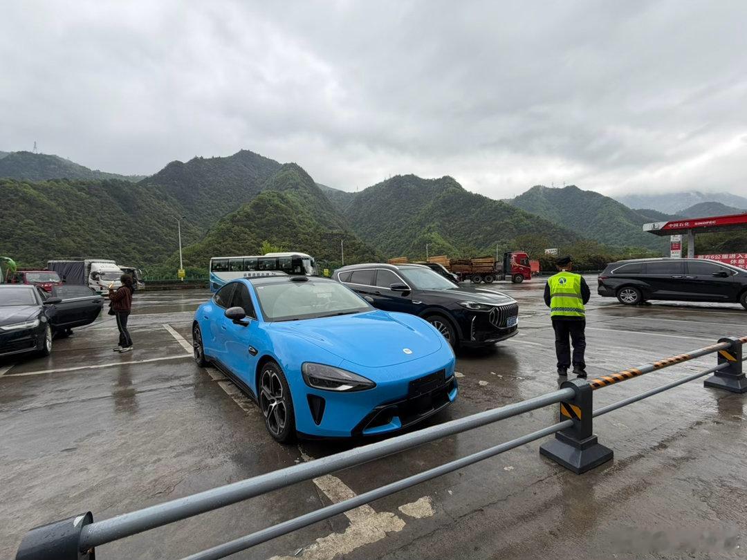 新一代 su7 全程高速。平均时速 106 km ／h，评论能耗只有16.9kw