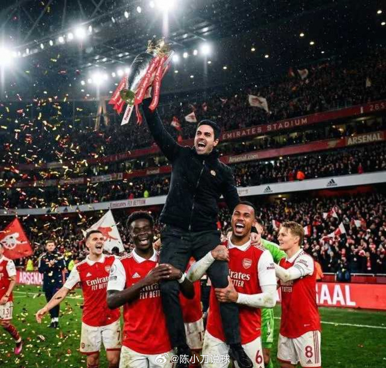 22年！整整22年！阿森纳终于把英超冠军带回了北伦敦！ 今天不仅是世界足球日，更