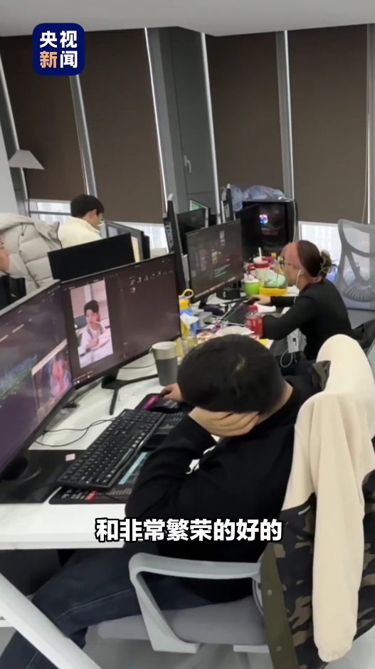 冯远征希望微短剧提高艺术质量建议微短剧设置青少年模式生活匆匆，微短剧火是必然。愿