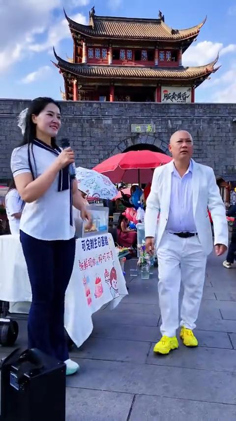 不错，没得回家哄老婆。