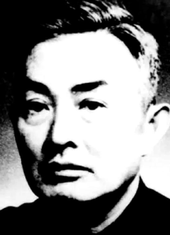 1962年5月，中央编译局副局长陈昌浩踏上故土探亲，武汉军区司令员陈再道上将亲率