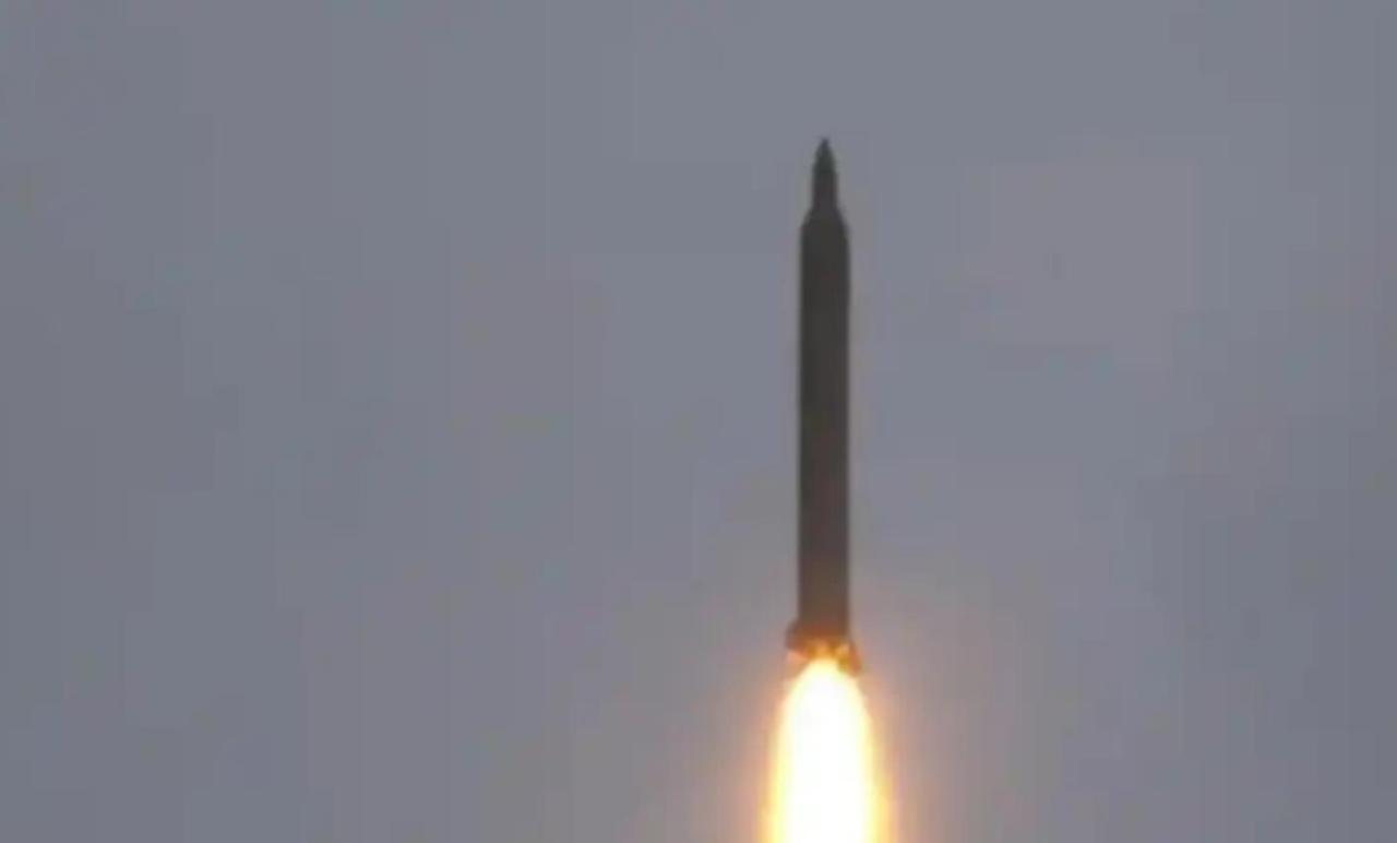 以色列弹尽粮绝，伊朗痛打“落水狗”，突然齐射100枚重型导弹

美国彭博社日前报