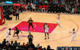 乌杜卡的睿智：格林开始“胡打”，换上惠特摩尔立刻解决问题！
北京时间1月21日，