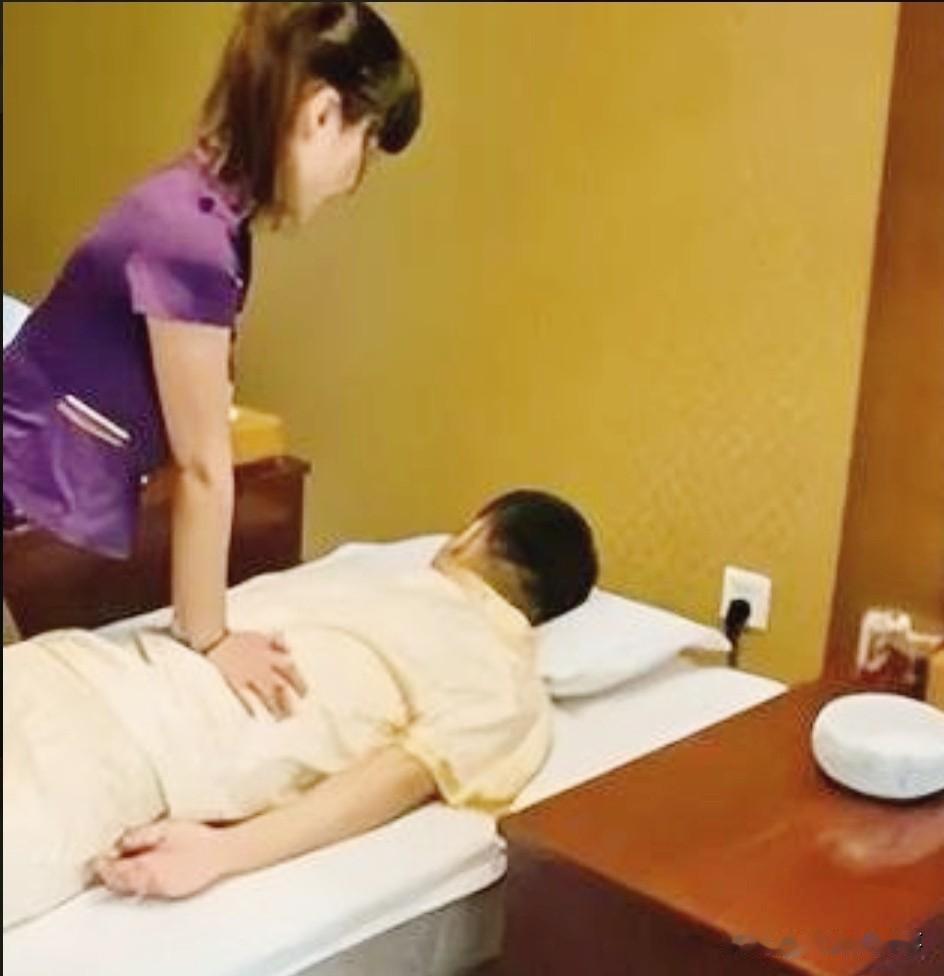 色字头上一把刀！河南郑州，一已婚男子经常光顾家附近足浴店，和店内女技师发展交往关
