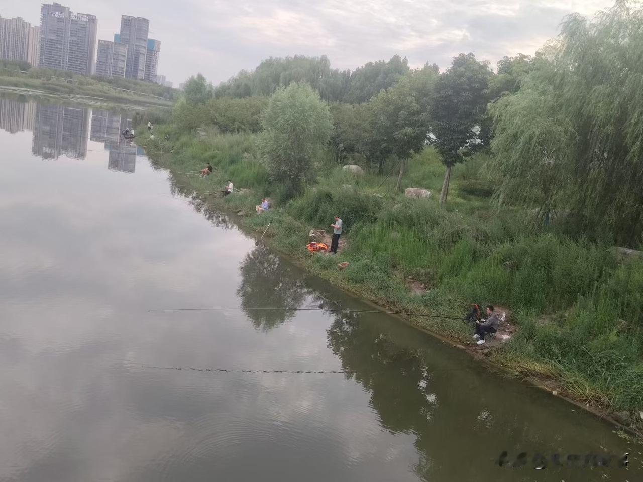 2026年8月1日，夏天的一个早晨，和历史长河中的无数个夏日的清晨一样，酷热而又