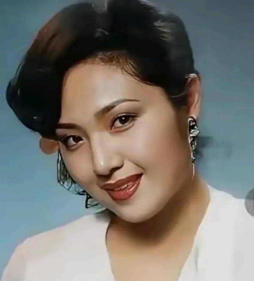 演员常青，人长的清秀漂亮，演技扎实，她在西游记中，饰演的白毛老鼠精，那叫一个绝。