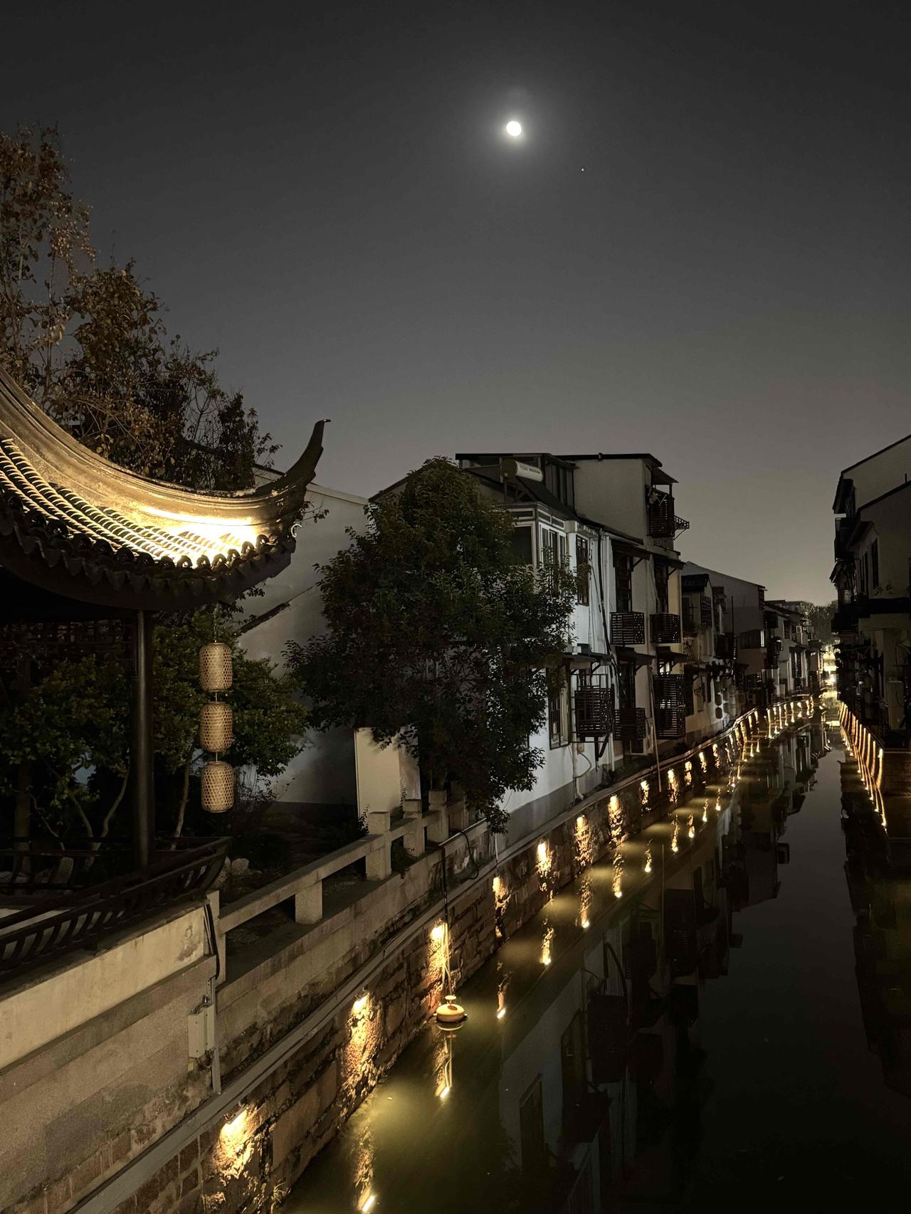 分享你随手拍的风景皓月当空