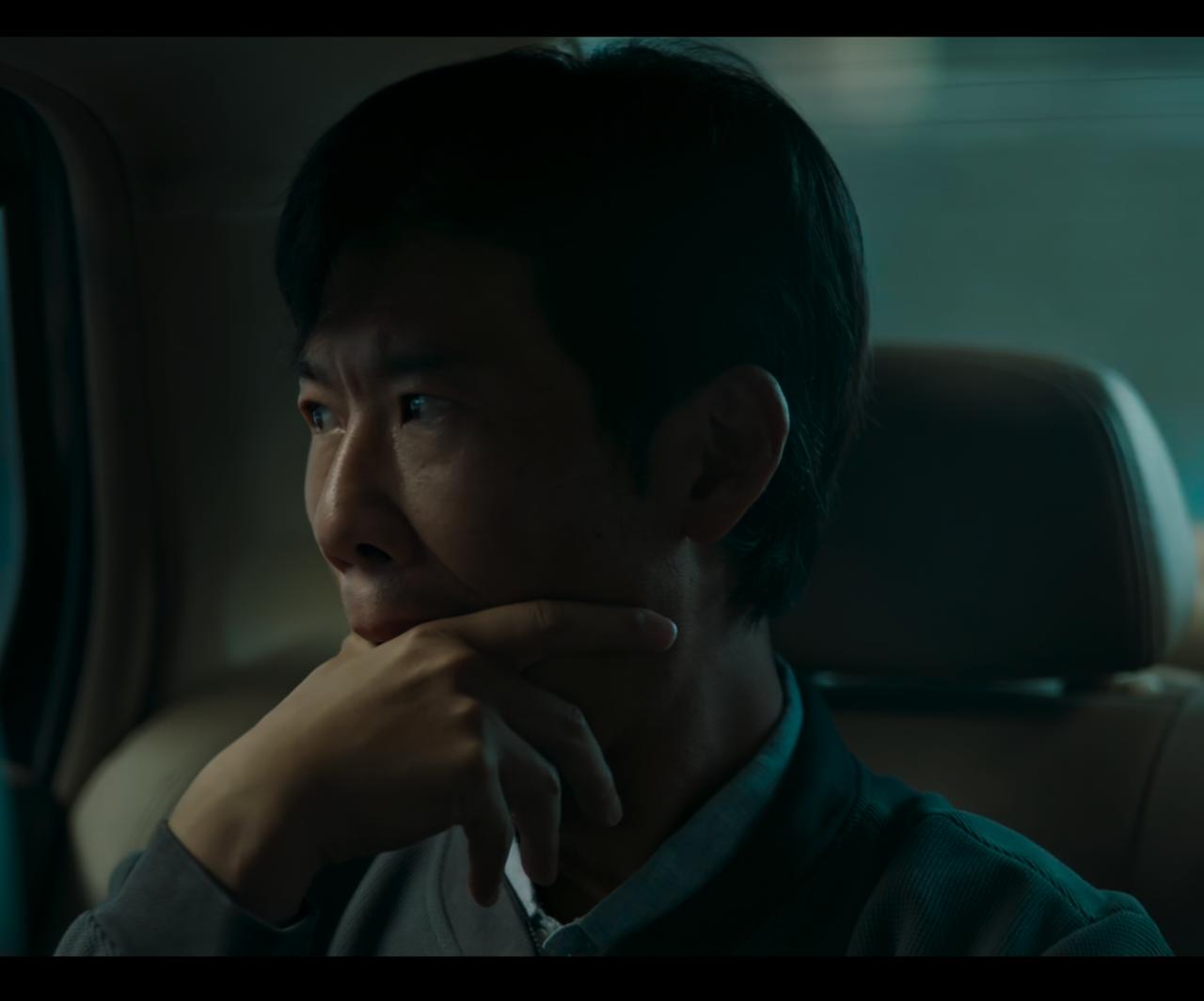 低智商犯罪
这三人都在憋笑
谁演得最好？
起因是听到一个笨贼故事，一个外号“刀疤