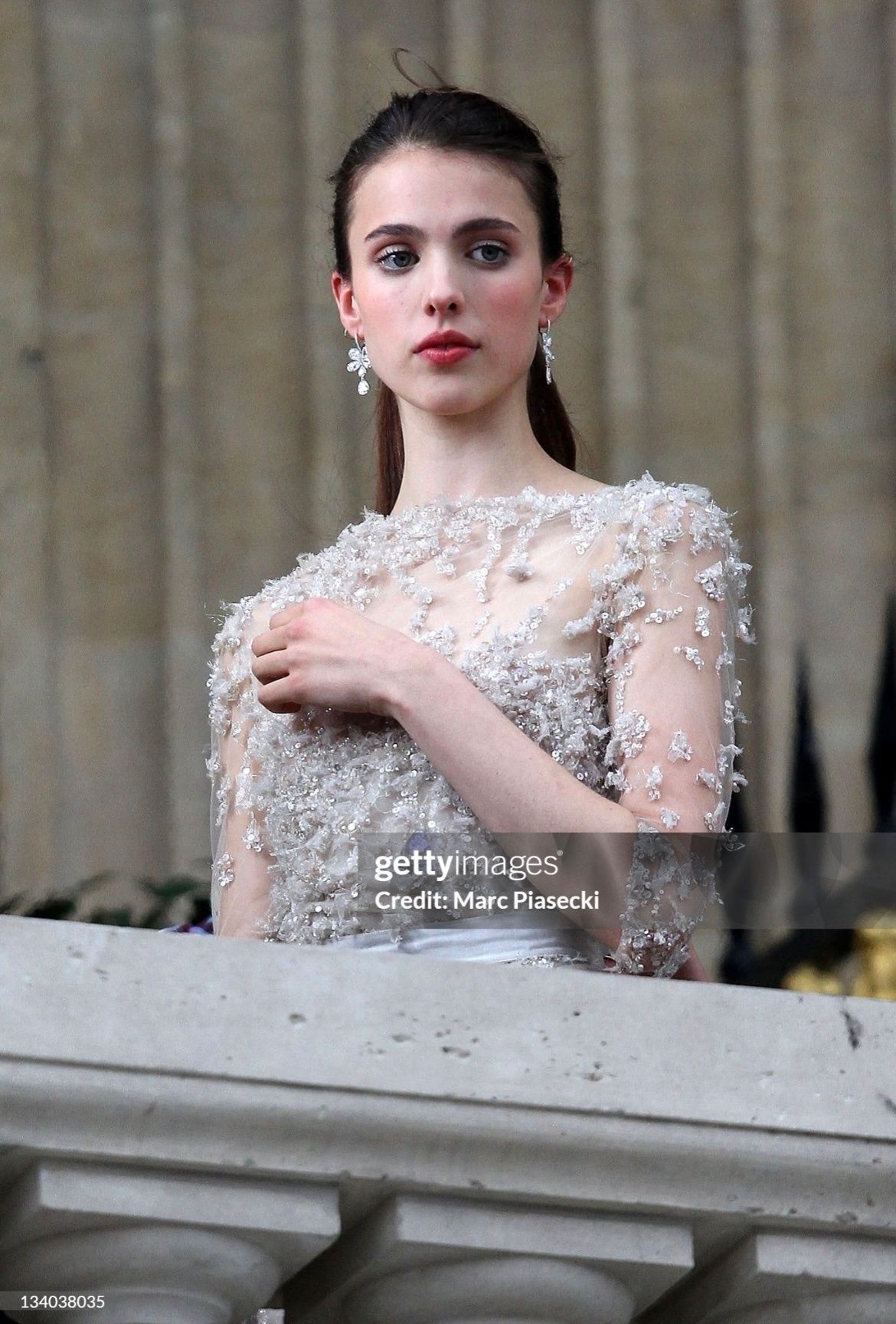 Margaret Qualley早期照片，仿佛油画少女🖼️ ​​​
