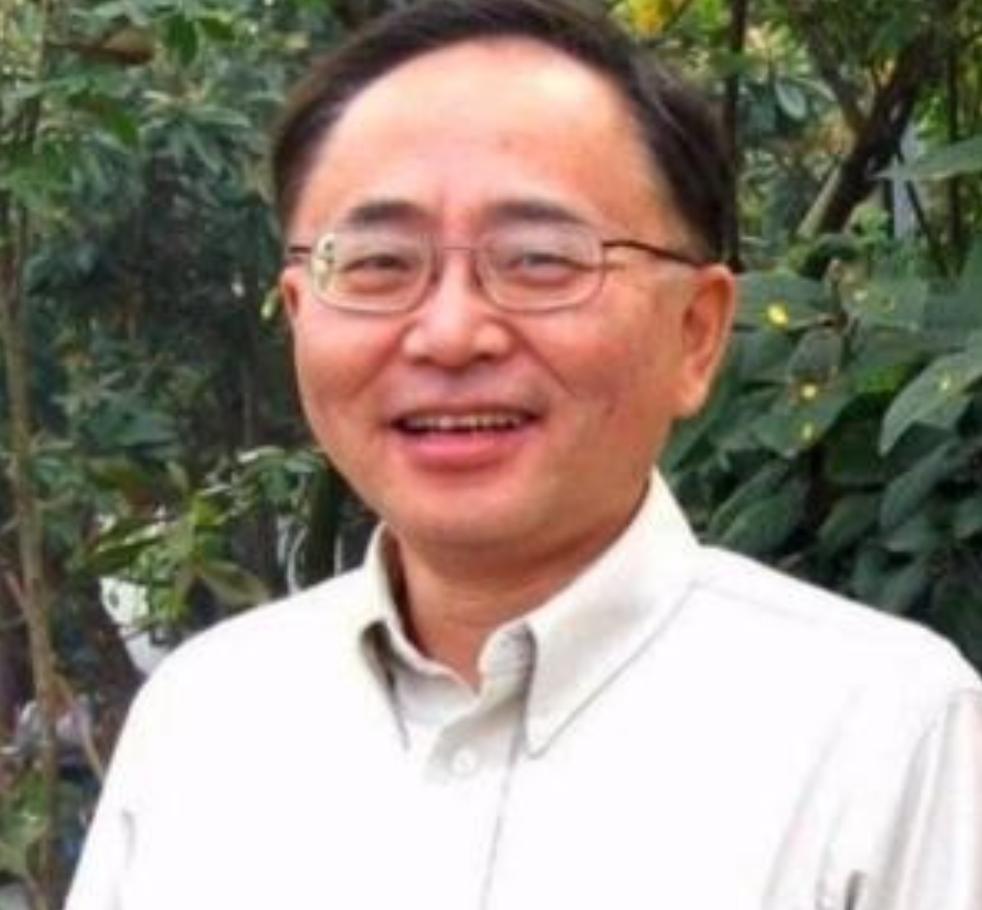 烈士江姐儿子定居美国，记者问他为何不回国？他的回答很现实

麻烦各位读者点一下右