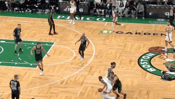 真好用！杜兰特半场已经拿下20分！
在今天NBA常规赛火箭对阵凯尔特人的第二节比