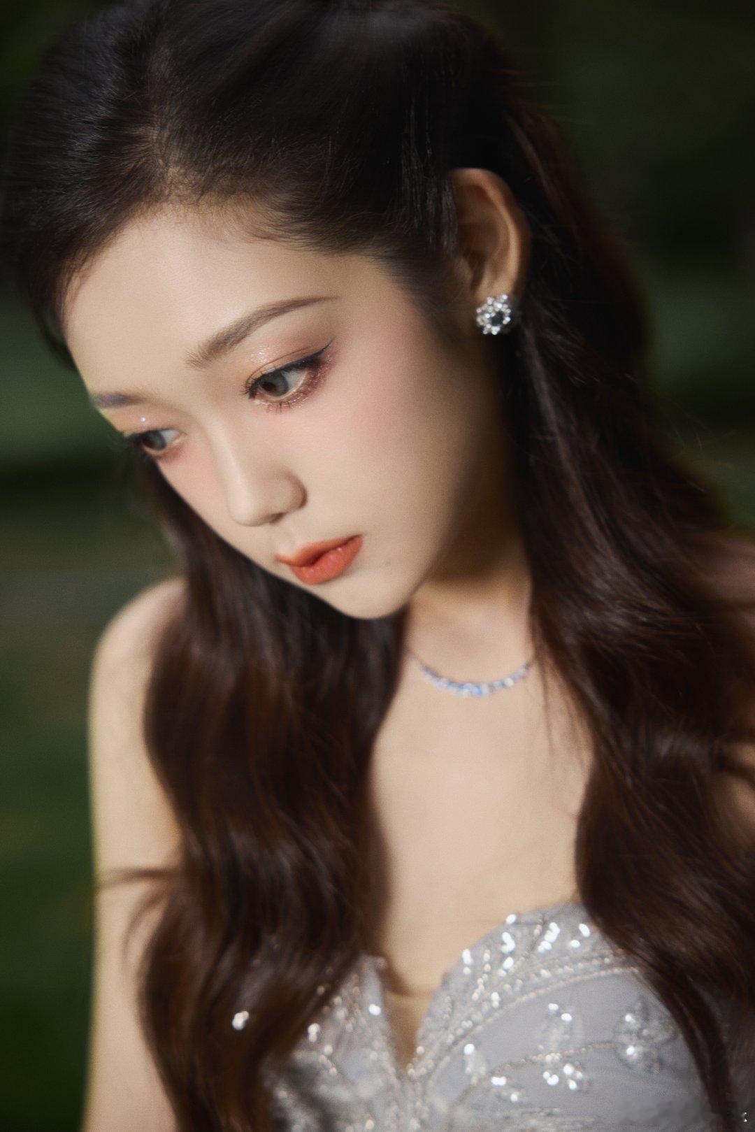 #硬糖少女303##希林娜依高# 今日份糖妹新鲜物料希林娜依高最新直播活动工作室