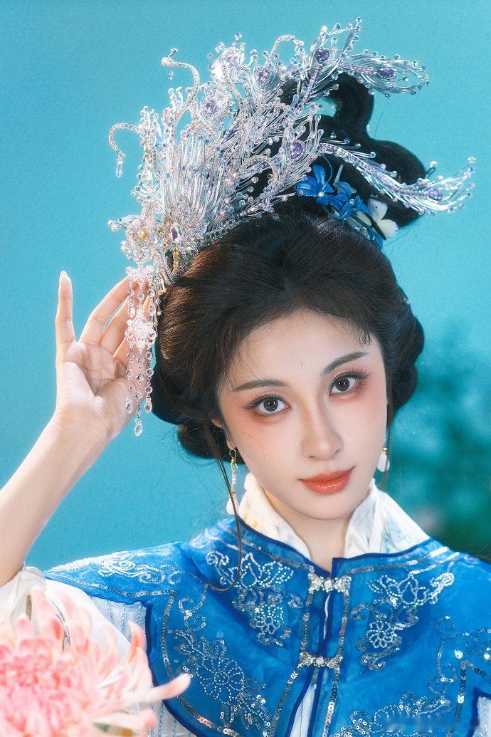 张小婉古风圈新晋美人张小婉完美诠释古典美人 张小婉完美诠释古典美人了~ 