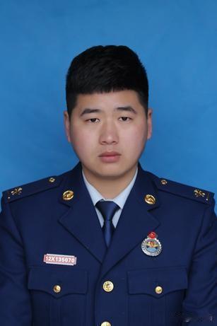 22岁消防烈士孙雷宇：以血肉之躯挡爆燃，把生的机会留给群众
 
孙雷宇，安徽阜南