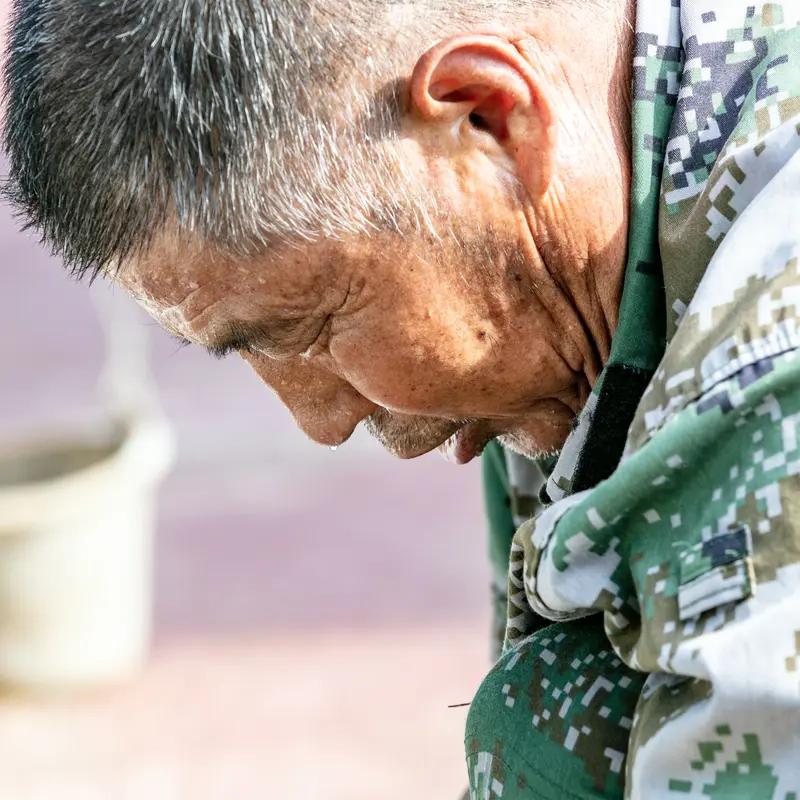 年少吃苦和年老吃苦,哪一个更苦? 年少吃苦和年老吃苦，那肯定是年老吃苦更苦。
年