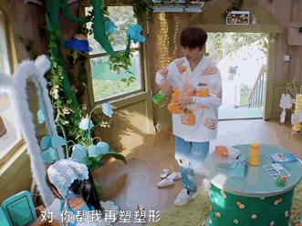 #倒霉蛋陆虎被小葫芦治愈# 如此暖心又可爱的小葫芦我都要被治愈到了，看到陆虎掉眼