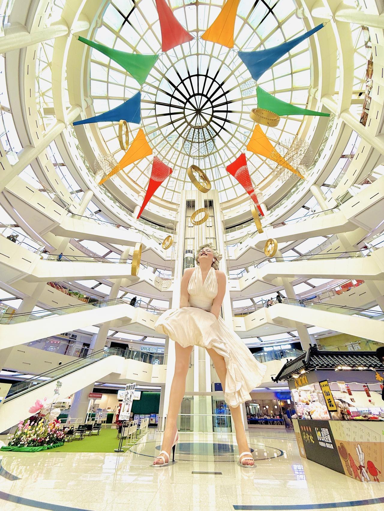 玛丽莲梦露中央大道大连 晒出你手机里的地标建筑 街拍 摄影