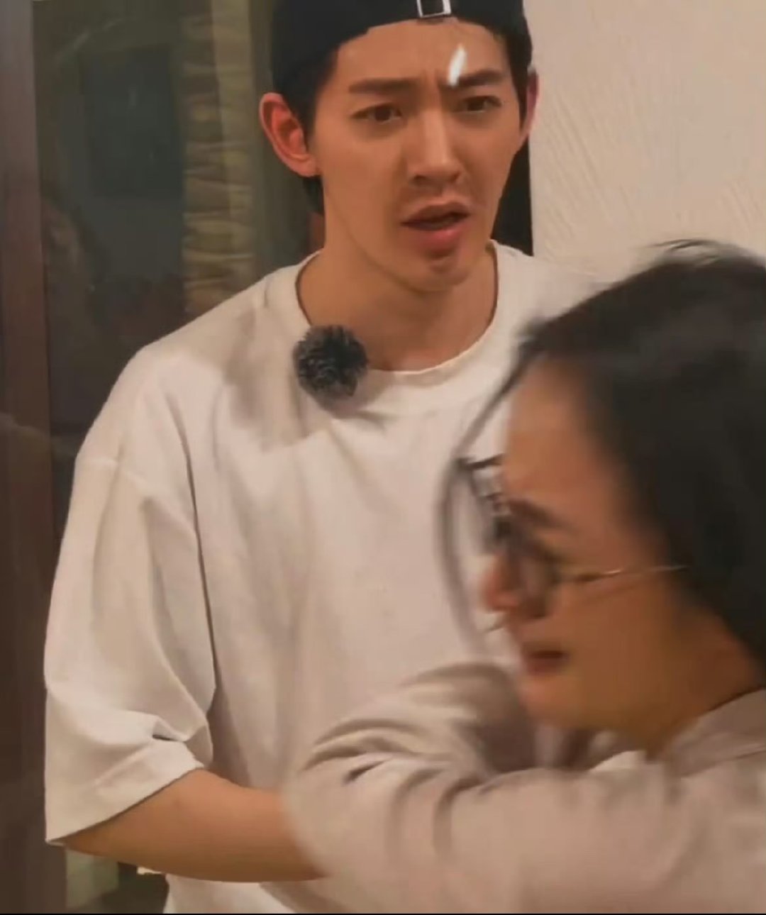 邓为这个小胡子是自己画的吗邓为这个bgm完美适配淡小胡子给邓为增添了不一样的成熟