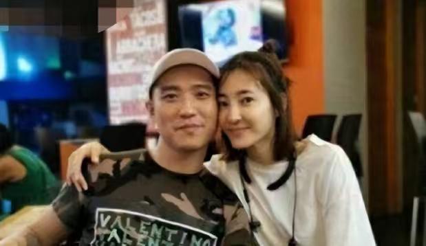 王丽坤前夫被曝因合同诈骗判无期徒刑，剥夺政治权利终身！
如果是真的，那也算是咎由