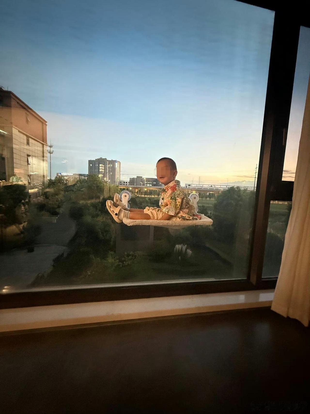 完了，孩子遇到这种家长，也是倒霉到家了！ ​​​