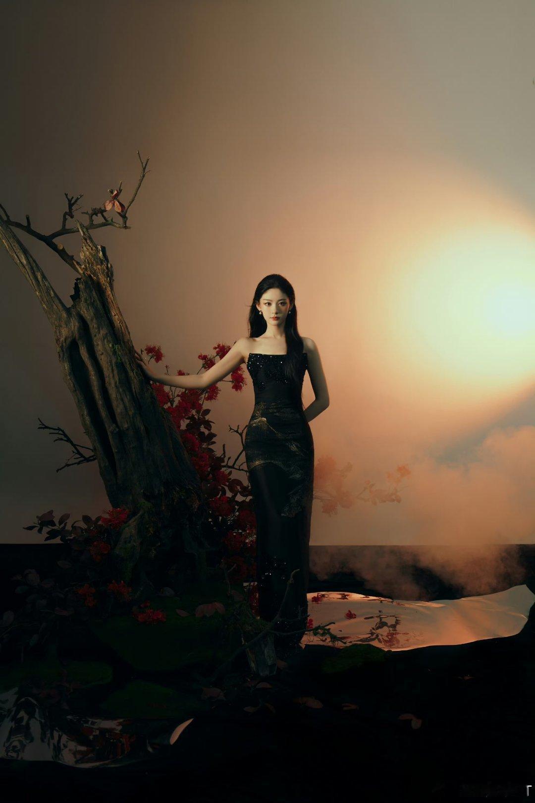 赵晴梧桐树下美人花如果是古风服装而不是礼服，会不会更好 ​​​