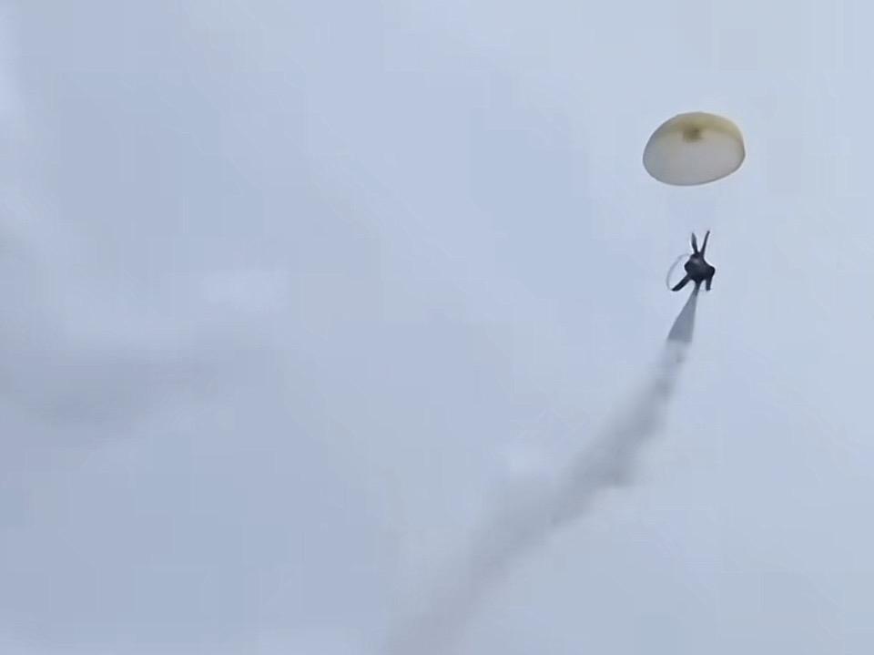 无人机空中飞行，捕捉到的一瞬间！