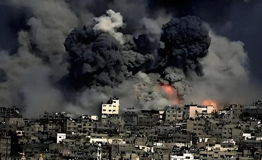 谁也没想到，压死骆驼的最后一根稻草，竟然是由那个最不可能倒戈的盟友亲手放下的。